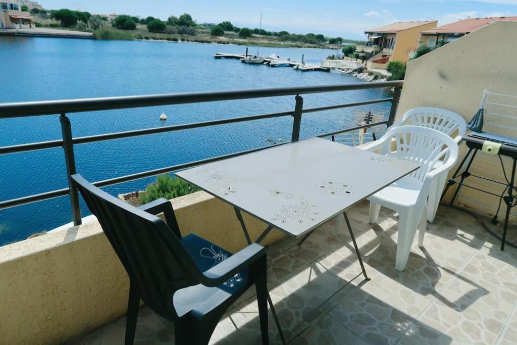 Appartement Coup De Coeur Les Pieds Dans L'Eau เลอบาร์กาแรส ภายนอก รูปภาพ