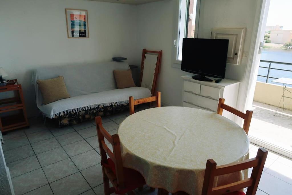 Appartement Coup De Coeur Les Pieds Dans L'Eau เลอบาร์กาแรส ภายนอก รูปภาพ