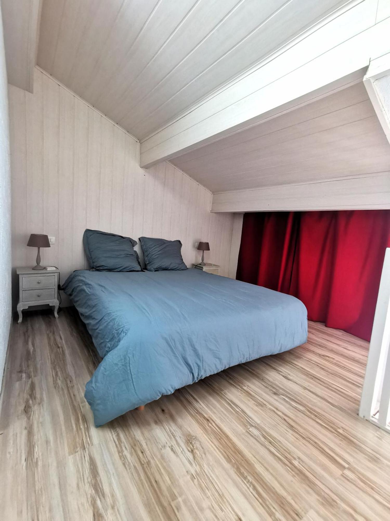 Appartement Coup De Coeur Les Pieds Dans L'Eau เลอบาร์กาแรส ภายนอก รูปภาพ
