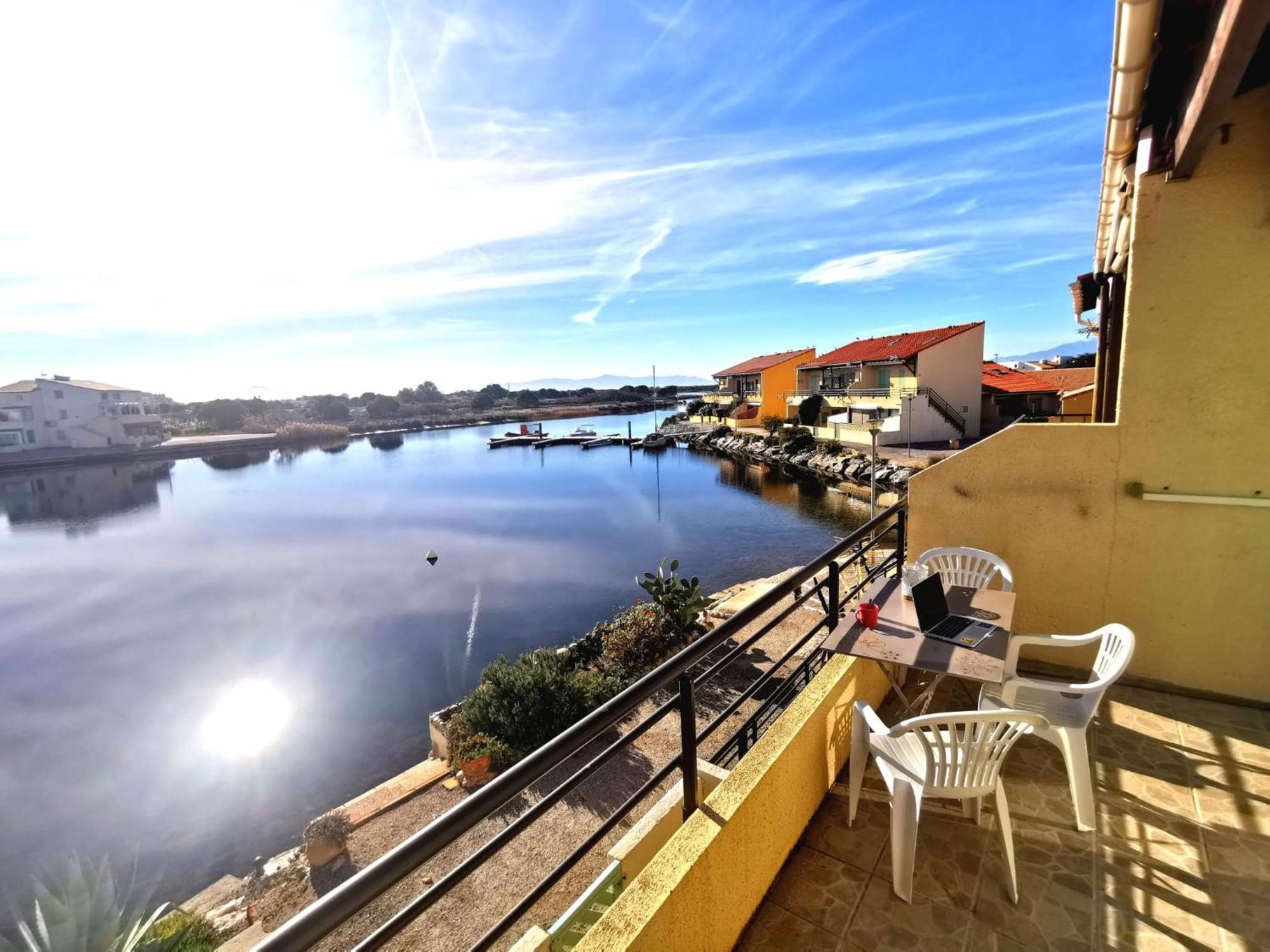 Appartement Coup De Coeur Les Pieds Dans L'Eau เลอบาร์กาแรส ภายนอก รูปภาพ