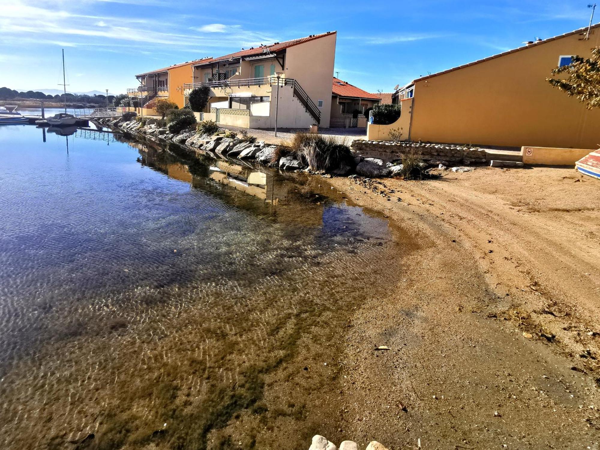Appartement Coup De Coeur Les Pieds Dans L'Eau เลอบาร์กาแรส ภายนอก รูปภาพ