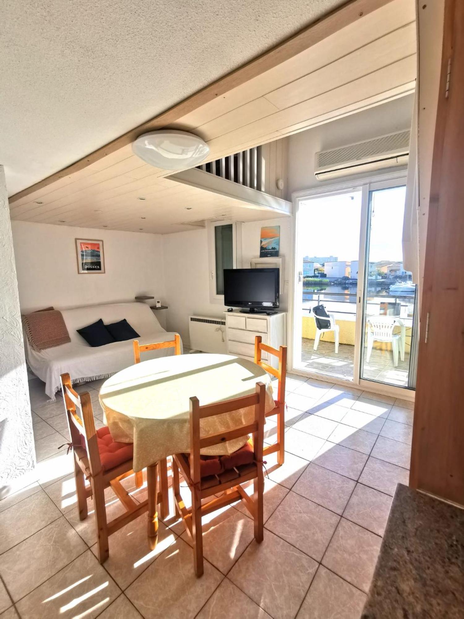 Appartement Coup De Coeur Les Pieds Dans L'Eau เลอบาร์กาแรส ภายนอก รูปภาพ