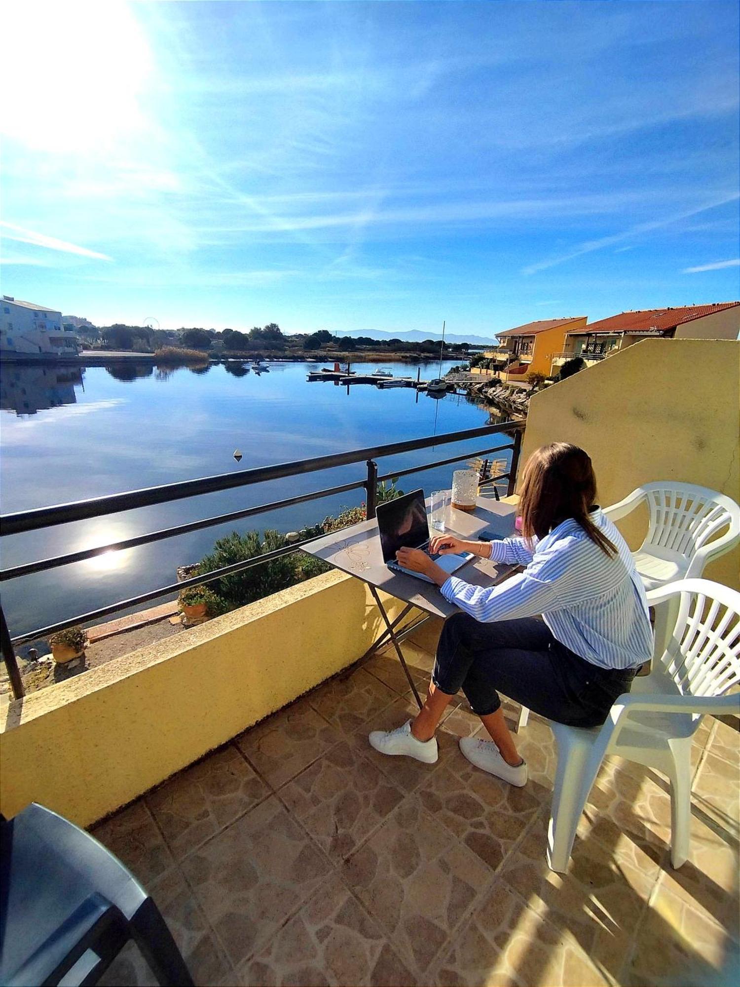 Appartement Coup De Coeur Les Pieds Dans L'Eau เลอบาร์กาแรส ภายนอก รูปภาพ